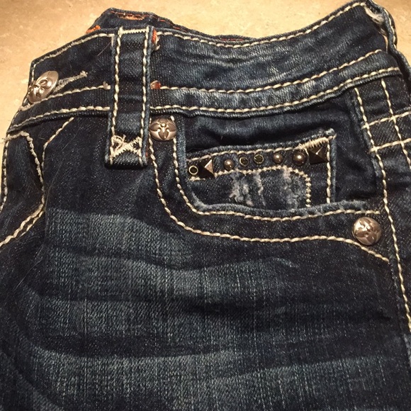 Rock revival capris - Picture 3 of 3